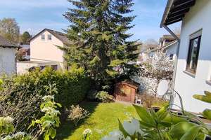Viel Platz für die ganze Familie in diesem (renovierungsbedürftigen) Zweifamilienhaus in Gröbenzell – Die vollständige Adresse der Immobilie erhältst du vom Anbieter., 82194 Gröbenzell – Vorschaubild 2