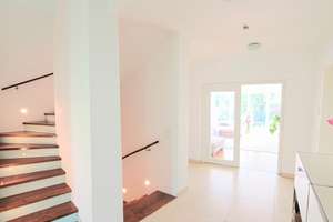 Villa auf ruhigem großem Grundstück in Seenähe – Die vollständige Adresse der Immobilie erhältst du vom Anbieter., 82343 Pöcking – Vorschaubild 4