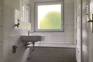 Wunderschöne 3-Zimmer Wohnung in grüner Wohnanlage in Bielefeld Schildesche – Kuesterwiese 7, 33611 Schildesche, Bielefeld – Vorschaubild 4
