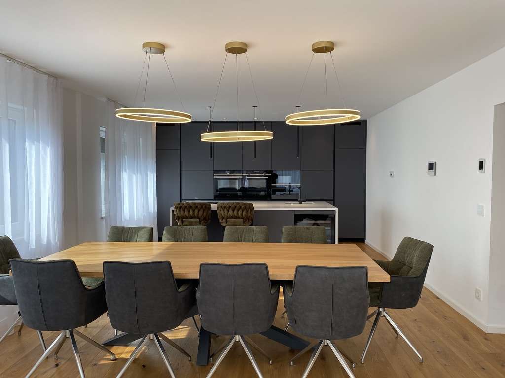 Immobilie in Anzing - Einfamilienhaus mit sonnigem Garten, Kamin und ausgebautem Souterrain! - Bild 1