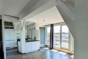 Über den Dächern Neuköllns: Helle 2-Zimmer-Wohnung mit Loftcharakter und Südbalkon – Lahnstrasse 91, 12055 Neukölln (Ortsteil), Berlin – Vorschaubild 2