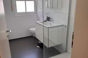 Bestl.Waldtrudering/Eleg.DHH,ca.180qmWFl,ca.200GRD.,6 Zi.2Bäder, G-WC,EBK,2 Terrassen,Garten, Sauna; – 81827 Waldtrudering, München – Vorschaubild 18