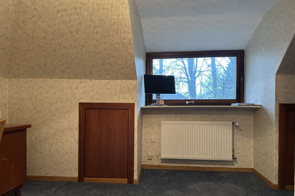 Immobilie in Oldersbek - Attraktiver Walmdachbungalow unter Reet mit Sanierungspotential auf großem Grundstück in Rantrum - Bild 8