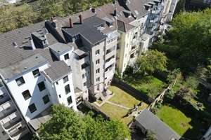 Mehrfamilienhaus in Bilk mit Faktor 19, 6 Kernsanierte Wohnungen und Ausbaureserve im DG