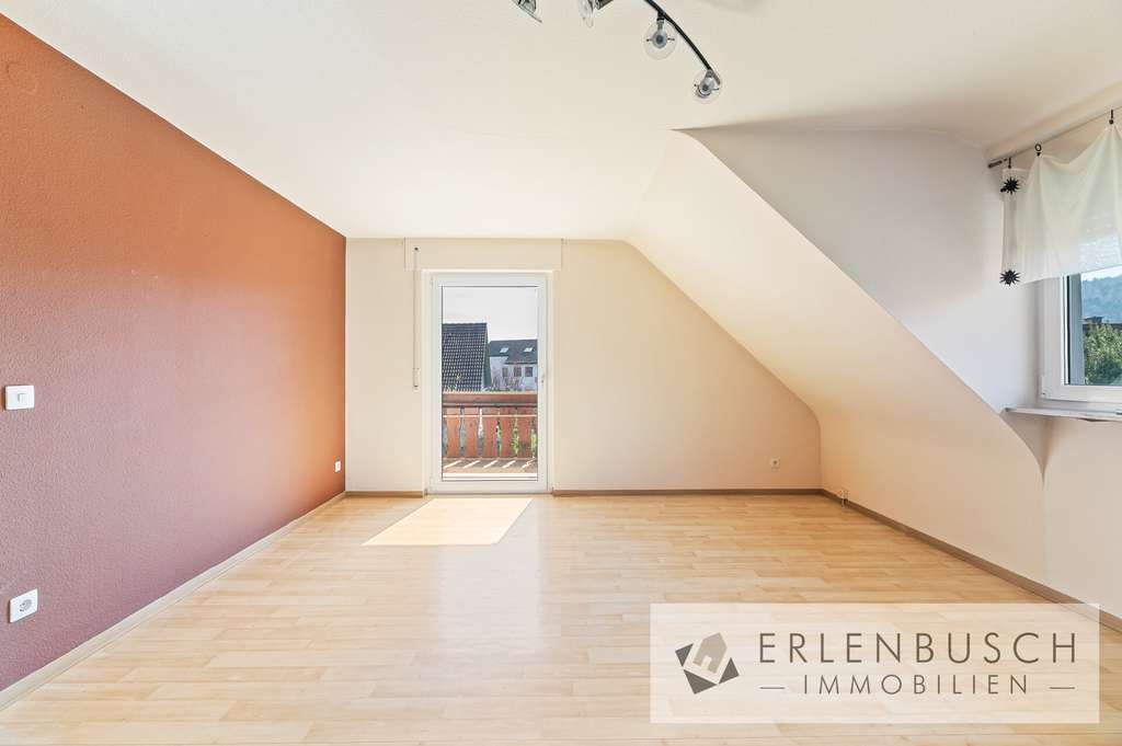 Immobilie in Rudersberg - Zweifamilienhaus mit 2 Garagen, großem Grundstück und vielseitiger Nutzung - Bild 4