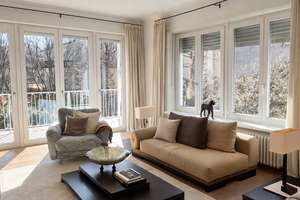 Elegante, lichtdurchflutete 3-Zimmer-Wohnung mit Balkon im Herzogpark, hochwertig teilmöbliert 