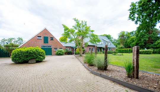 Bild von Freiheit. Ruhe. Natur pur. – Einfamilienhaus mit 29.000 m² Grund und Alleinlage