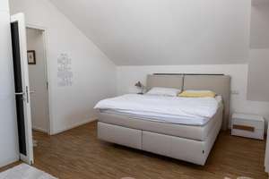 Architekten-Doppelhaushälfte mit Pool in Toplage Regensburg- West- kernsaniert – Die vollständige Adresse der Immobilie erhältst du vom Anbieter., 93049 Westenviertel, Regensburg – Vorschaubild 23