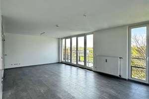 3-Zimmer, 104 m², lichtdurchflutet, zwei Balkone, TG-Stellplatz und bodentiefes Fensterpanorama – Die vollständige Adresse der Immobilie erhältst du vom Anbieter., 13403 Reinickendorf (Ortsteil), Berlin – Vorschaubild 9