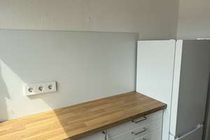 Helle 2-Zimmer DG-Wohnung mit neuer Einbauküche und Tageslichtbad – Friedrich-Münch-Straße 45, 75417 Mühlacker – Vorschaubild 3