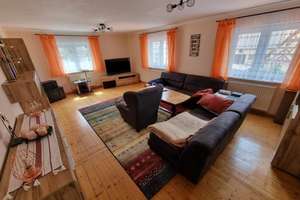 Zentrumsnah und naturnah ... 
Renovierte 4-Zimmer-Wohnung