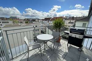 Helle 4-Zimmer-Wohnung mit Balkon und Aufzug