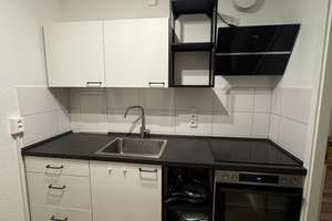 Single Wohnung mit Balkon, Wannenbad und EBK! – Kastanienallee 56, 12627 Hellersdorf, Berlin – Vorschaubild 3