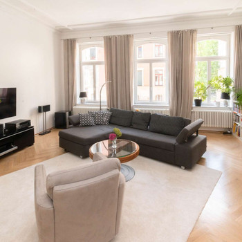 STIL TRIFFT AUF PRIVATSPHÄRE - Exklusive Gartenwohnung im Herzen des Waldstraßenviertels