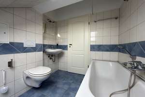 Schicke Dachgeschosswohnung für junge Leute ** Parkett ** Lift ** zentrumsnah – Delitzscher Straße 36, 4129 Eutritzsch, Leipzig – Vorschaubild 8