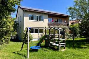 Selbstbezug trifft Stadtoase – modernisiertes ZFH mit Balkon, PV-Anlage und Gartenidylle in Top-Lage – Die vollständige Adresse der Immobilie erhältst du vom Anbieter., 93051 Kumpfmühl-Ziegetsdorf-Neuprüll, Regensburg – Vorschaubild 1