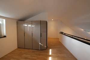Großzügige 2-Zimmer-Maisonette mit Galerie, 2 Balkonen, Einbauküche & Tiefgarage – Stöckmannstraße 95, 46045 Altstadt-Süd, Oberhausen – Vorschaubild 5