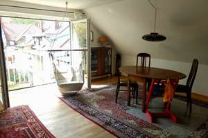 Lichtdurchflutete Dachgeschosswohnung in ruhiger Lage