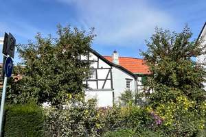 Wohnen mit Charme im historischer Fachwerkhof, 2 Minuten zum Rhein