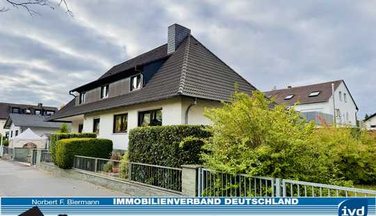 Bild von Zwei Doppelhaushälften mit Außenpool und Gartenparadies in einem gewachsenen Wohngebiet