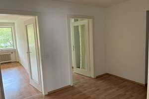 Große familienfreundliche Wohnung in ruhiger Lage - frei – Schönbachstraße 12, 86154 Oberhausen-Nord, Augsburg – Vorschaubild 2