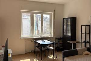Voll möblierte 2-Zimmer-Wohnung mit Top-Ausstattung am Hölderlinplatz