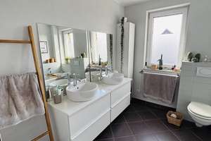 Privatverkauf-Gepflegte moderne Doppelhaushälfte mit Erdwärme, Kaminofen und Sauna in Rommerskirchen – Die vollständige Adresse der Immobilie erhältst du vom Anbieter., 41569 Rommerskirchen – Vorschaubild 12
