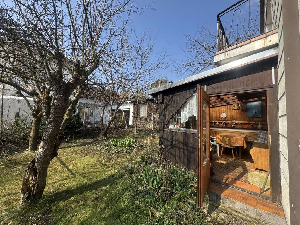 Immobilie in Ergoldsbach - Einfamilienhaus mit großzügiger Gartenfläche und Entwicklungspotenzial in Ergoldsbach - Bild 2