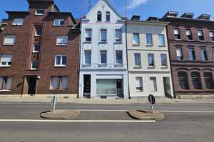 Gemütliche 2-Zimmer-Dachgeschosswohnung mit Dachterrasse im gepflegtem Altbau-Mehrfamilienhaus – Mönchengladbach – Vorschaubild 1