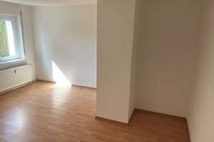 Wunderschön gelegene und großzügige 2 Zimmer Wohnung auf 2 Ebenen mit Balkon und 2 Stellplätzen – Die vollständige Adresse der Immobilie erhältst du vom Anbieter., 4319 Engelsdorf, Leipzig – Vorschaubild 7