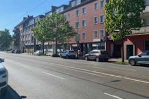 Tolle 2 Raum  Wohnung mit großer Küche & EBK im ersten Obergeschoss