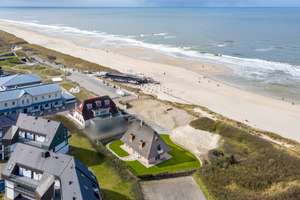 Neubau - Einzelhaus unter Reet direkt hinter dem Kliff mit Meerblick – Die vollständige Adresse der Immobilie erhältst du vom Anbieter., 25996 Wenningstedt-Braderup (Sylt) – Vorschaubild 2