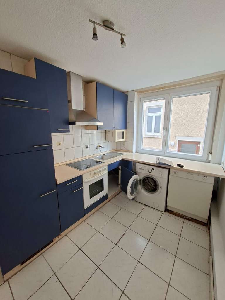 Immobilie in Stuttgart - S-WANGEN: Leerstehende 2-Zi.-Wohnung mit 51 qm * renovierungsbedürftiger Zustand * - Bild 1