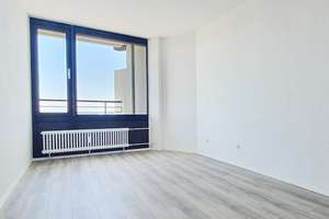 Zentrale 3-Zimmer-Wohnung mit tollem Ausblick in Mannheim – Neckarpromenade 25, 68167 Neckarstadt-Ost/Wohlgelegen, Mannheim – Vorschaubild 2