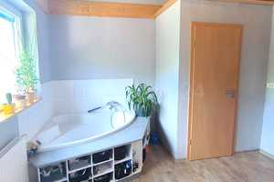 EINFAMILIENHAUS MIT GROSSER PHOTOVOLTAIK ANLAGE UND GARAGE IN TOP WALDRANDLAGE! – Fürth (Kreis) – Vorschaubild 9
