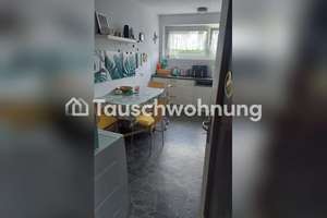 Tauschwohnung: Große 4-Zimmer-Wohnung mit Badewanne u. Balkon, separatem WC