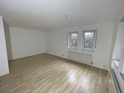 Schöne helle 2-Zimmer Souterrain Wohnung in Langen