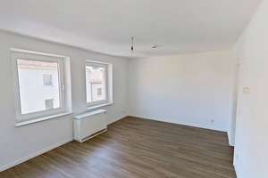 Lichtdurchflutete 3-Zimmer-Wohnung mit Innenstadtnähe in Nürnberg-Steinbühl – Gebhard-Ott-Straße 2, 90443 Steinbühl, Nürnberg – Vorschaubild 2