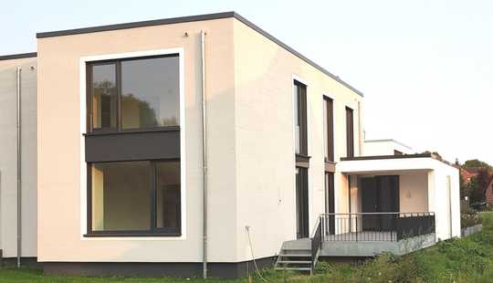 Bild von Energieeffizient - Neuwertig - Modern - Architektenhaus mit edler Ausstattung und Blick in die Natur