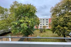 Charmante 3-Zimmer-Wohnung mit Balkon und Blick ins Grüne – Die vollständige Adresse der Immobilie erhältst du vom Anbieter., 50767 Heimersdorf, Köln – Vorschaubild 3