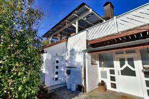Sehr gepflegtes Architektenhaus mit großzügiger EL-Wohnung und Garage in Deizisau  – Die vollständige Adresse der Immobilie erhältst du vom Anbieter., 73779 Deizisau – Vorschaubild 2