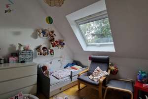 Wohnen im Grünen: 4-Zimmer-Dachgeschosswohnung in Düsseldorf-Unterrath – 40468 Unterrath, Düsseldorf – Vorschaubild 5