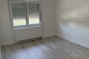 Erstbezug nach Kernsanierung: Großzügige Helle 3Zi.-Wohnung mit EBK & Balkon in Reutlingen – Die vollständige Adresse der Immobilie erhältst du vom Anbieter., 72762 Reutlingen-Mitte, Reutlingen – Vorschaubild 8
