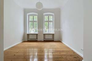 *4-Zimmer-Altbauwohnung mit Balkon, Stuck, Parkett und Einbauküche* – Knesebeckstr. 4, 10623 Charlottenburg, Berlin – Vorschaubild 19