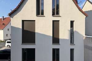 Kernsaniertes Haus mit Dachterrasse in ruhiger Altstadtlage direkt an der Stadtmauer – Die vollständige Adresse der Immobilie erhältst du vom Anbieter., 97653 Bischofsheim an der Rhön – Vorschaubild 2
