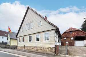 Großzügiges Einfamilienhaus aus dem Jahr 1800 – Sanierungsobjekt mit Potenzial und neuer Heizung – Hameln-Pyrmont (Kreis) – Vorschaubild 1