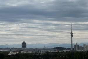 Leerstehende große Wohnung mit Alpenblick aus dem Münchner Norden