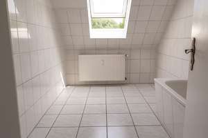Wohnen im Grünen: 3-Zimmer-Dachgeschosswohnung in Bochum-Nord, 93 m² + Stellplatz – Die vollständige Adresse der Immobilie erhältst du vom Anbieter., 44807 Bergen/Hiltrop, Bochum – Vorschaubild 6