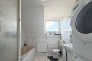 GEPFLEGTE DACHGESCHOSSWOHNUNG MIT ALTBAUFLAIR ✨🏡 140 m² Wohnfläche mit zwei Stellplätzen in Hagen! – Die vollständige Adresse der Immobilie erhältst du vom Anbieter., 58135 Haspe-Ost, Hagen – Vorschaubild 4
