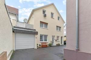 Charmantes Wohnhaus mit großer Dachterrasse & Garage in ruhiger Hoflage – Die vollständige Adresse der Immobilie erhältst du vom Anbieter., 70376 Neckarvorstadt, Stuttgart – Vorschaubild 3